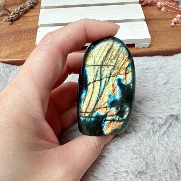 Beautiful Small Labradorite Free Form (L12) - Picture 1 of 6